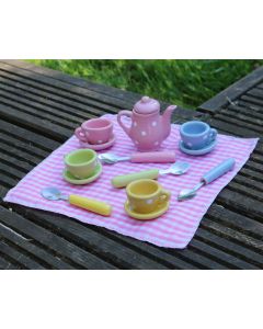 Apples to Pears, Tea Party in a Tin