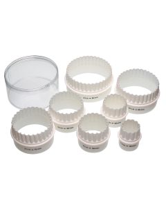 SET OF 7 FLUTED AND PLAIN PLASTIC PASTRY CUTTERS